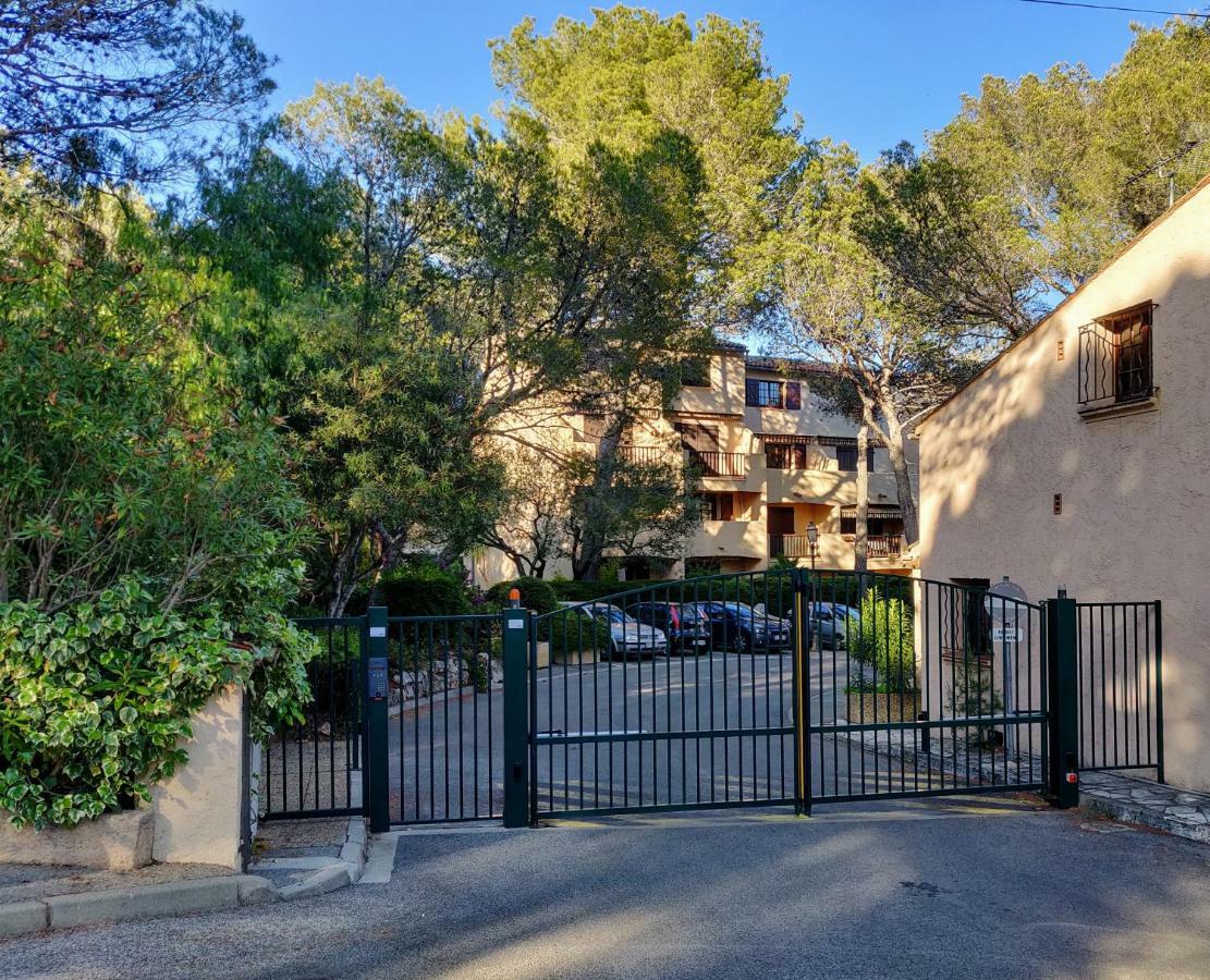 Le Hameau Des Pins Apartment Saint-Raphaël Exterior foto